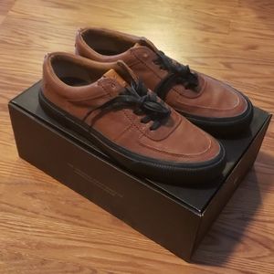 1 pair of Mens frye shoes tan with boxes 9.5